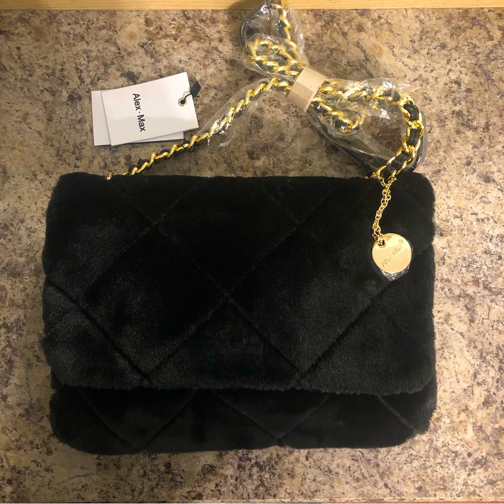 NWT Alex•Max Velvet Purse with Gold Chain Cross Body Strap
